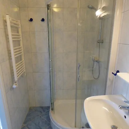 Schwalbennest 1 *